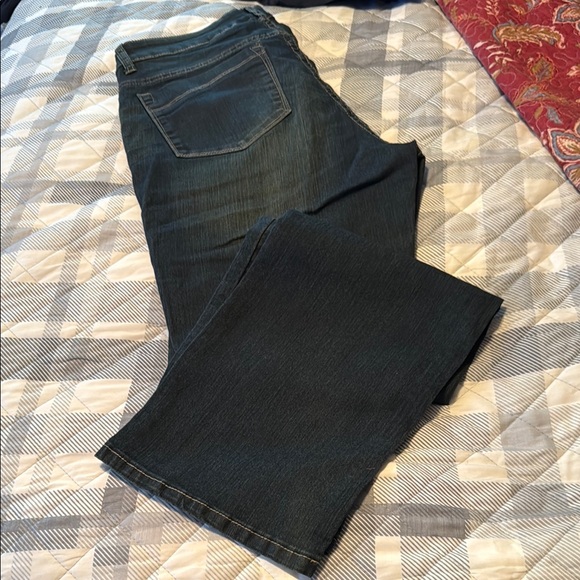 Eloquii Denim - ELOQUOII size 14 stretch jeans. Like new condition.